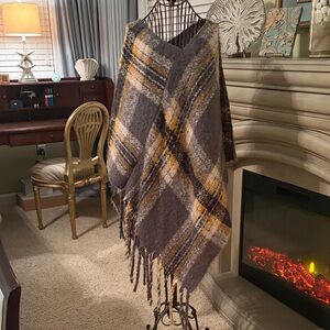Beautiful Plaid Poncho